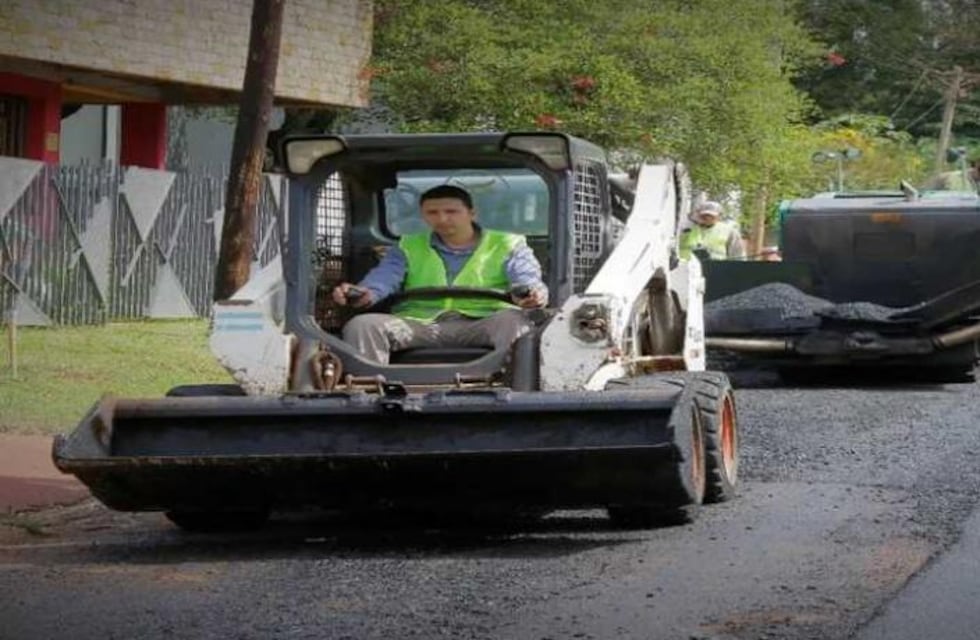 Continúan las obras de repavimentación de calles en Santo Pipó