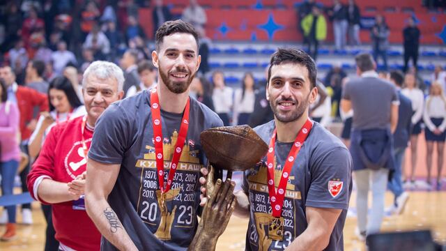 Luca Vildoza y Facundo Campazzo ganaron su primer título juntos en el Estrella Roja. (Prensa Estrella Roja)