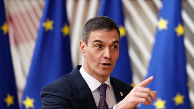 El presidente del gobierno español, Pedro Sánchez, llega a una cumbre de la Unión Europea en Bruselas, el jueves 21 de marzo de 2024. (AP Foto/Omar Havana)
