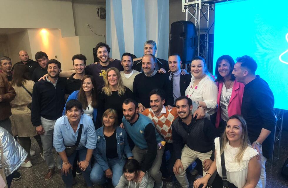 Elecciones 2023 en Tres Arroyos: Pablo Garate cierra su campaña junto a su equipo