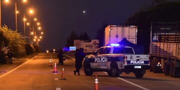 Asesinaron a un hombre e hirieron a otro en la Autopista de las Serranías.