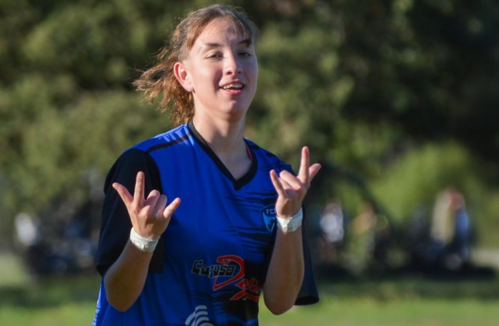 Fútbol Femenino: Puerto Belgrano ganó y sigue como escolta