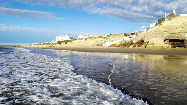 En Las Grutas, turistas denunciaron que algunos comercios adheridos al PreViaje cobran hasta un 20 porciento más. Foto archivo