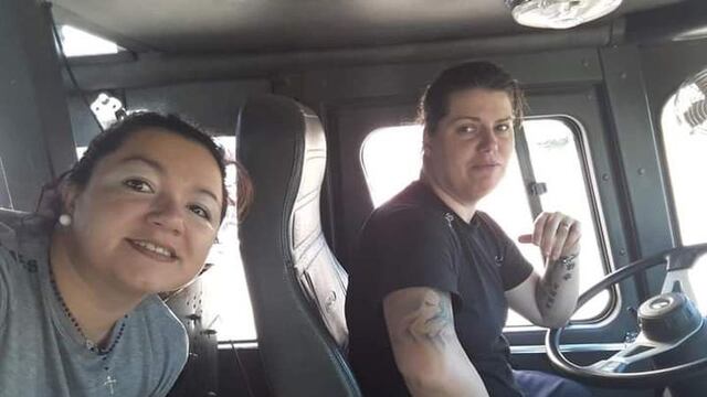 María Calderón y Lorena Fontanarrossa, integrantes del cuerpo de bomberos voluntarios de Las Heras.