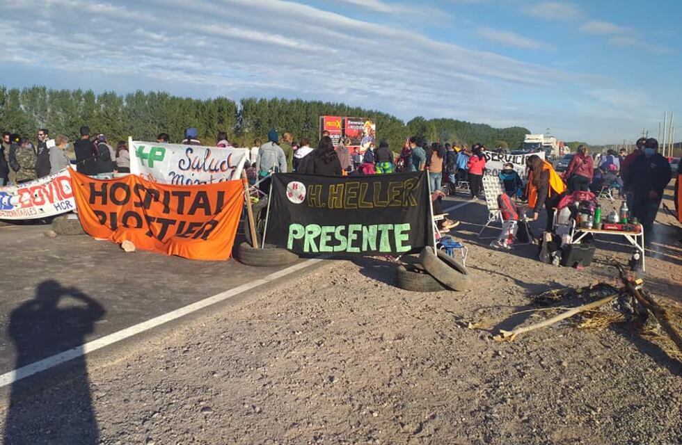 Trabajadores de la Salud cortan las rutas del petróleo en Neuquén