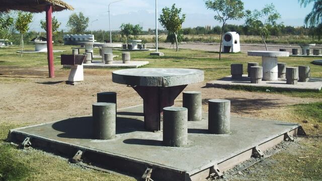 En el interior del Parque La Palmira, anoche en un tiroteo, resultaron heridas dos agenrtes femeninas de la Policía de Mendoza. Gentileza
