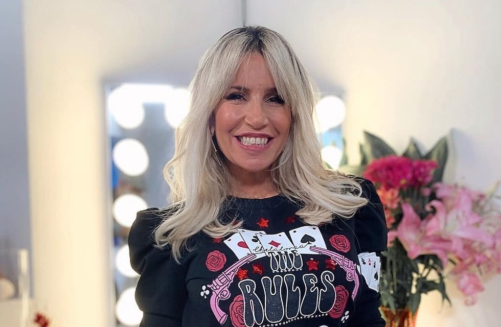 Flor Peña celebró el feriado desde la cama y provocó con su figura sin ropa