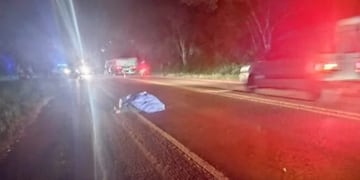Accidente fatal en Colonia Mado: un motociclista perdió la vida en un choque frontal con un camión.