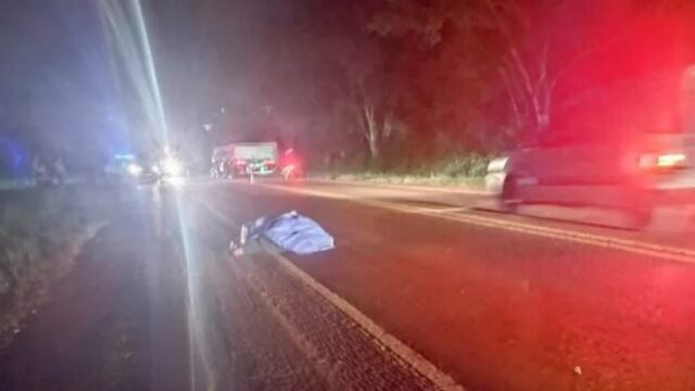 Accidente fatal en Colonia Mado: un motociclista perdió la vida en un choque frontal con un camión.
