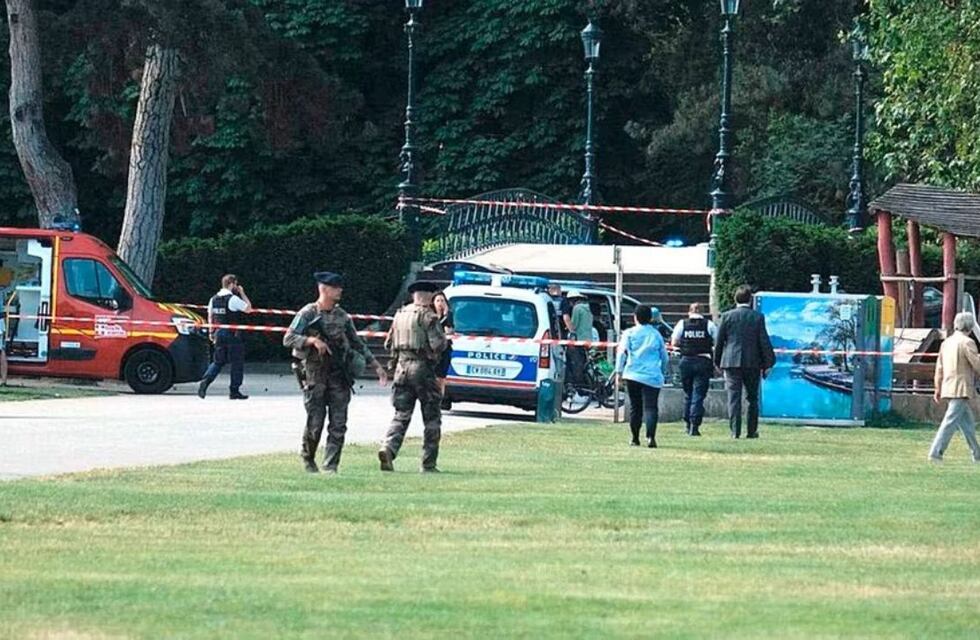 Horror en Francia: un hombre apuñaló a cuatro niños que jugaban en un parque