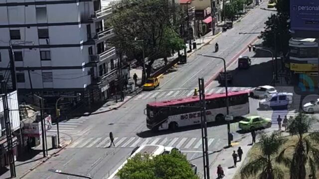 Un colectivo de Ersa atropelló a una mujer policía en Córdoba.