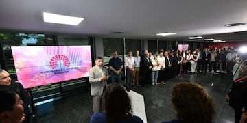 El brindis reunió a oficialismo, oposición y trabajadores legislativos, con mensajes que destacaron el funcionamiento de comisiones y sesiones a lo largo de 2025.