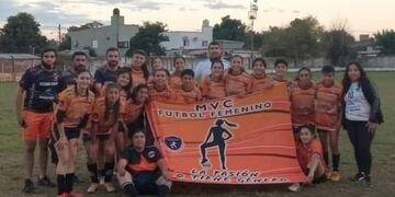 El equipo de fútbol femenino de Monteros Vóley ascendió a Primera en la LTF en su primera participación.