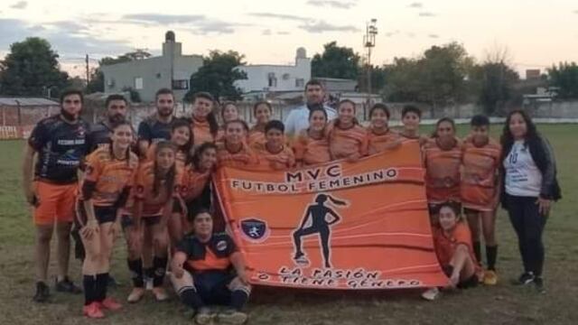 El equipo de fútbol femenino de Monteros Vóley ascendió a Primera en la LTF en su primera participación.