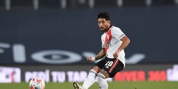 Milton Casco lanzó un duro codazo contra Enzo Díaz.