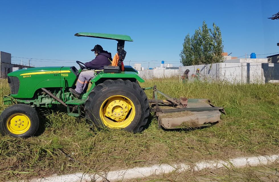 Reprograman las tareas de corte de césped en grandes superficies y el mantenimiento de ripios
