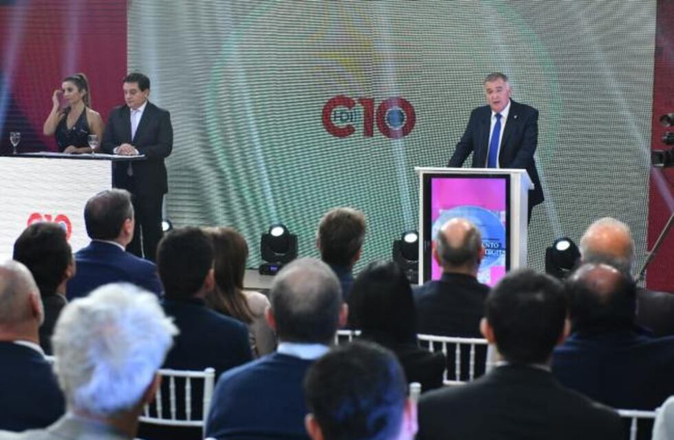 El gobernador Osvaldo Jaldo estuvo presente en el lanzamiento de la transmisión HD de Canal 10