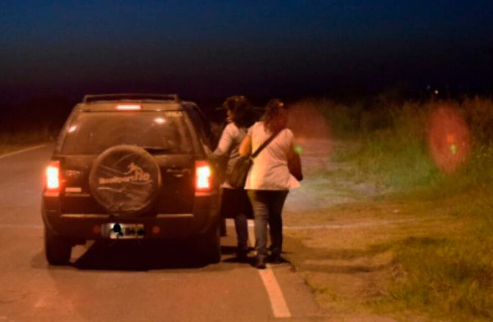 Florencia y Macarena, dos docentes pampeanas que viajan a dedo para dar clases