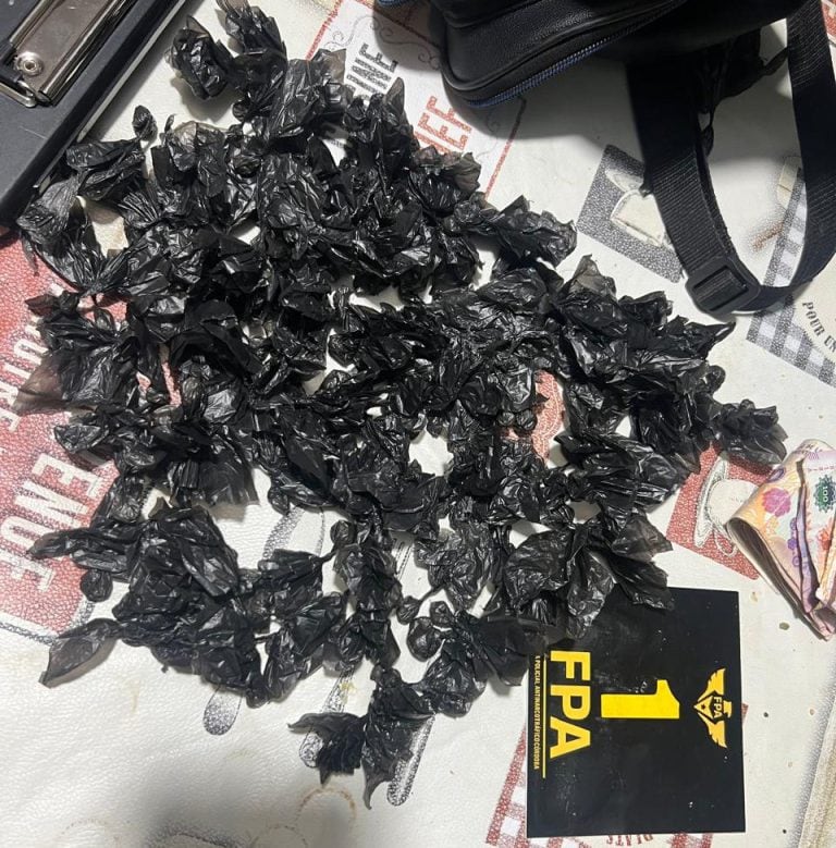 Parte de los elementos secuestrados en Córdoba.