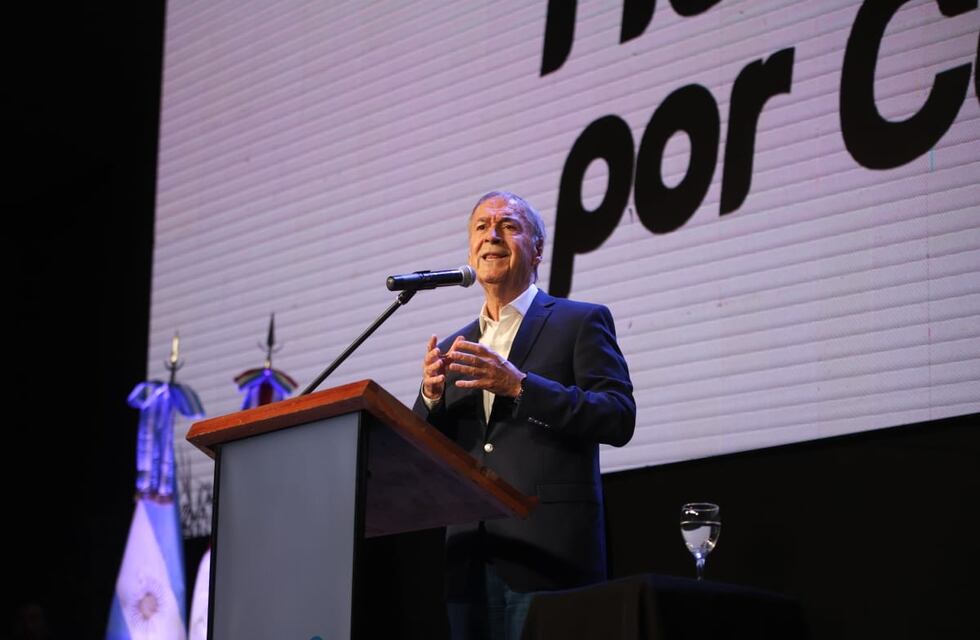 Juan Schiaretti adelantó la campaña y proclamó a Martín Llaryora como candidato a gobernador de Córdoba