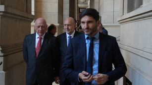 Pullaro, acompañado por Bonfatti y por Perotti, en el reclamo de la deuda de Nación ante la ANSeS