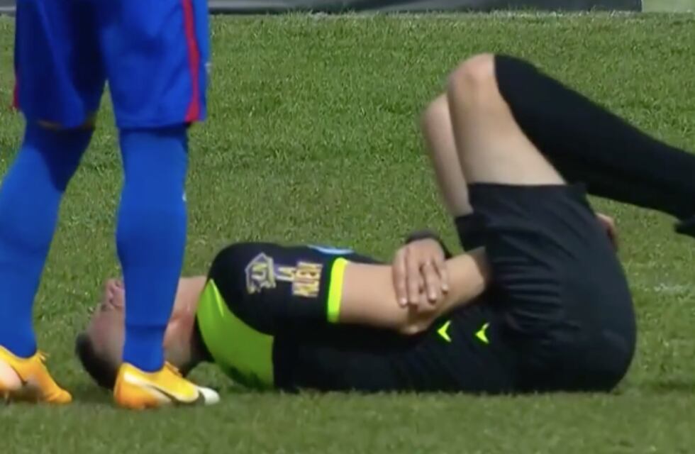 La escalofriante lesión del árbitro de Deportivo Maipú - Tigre
