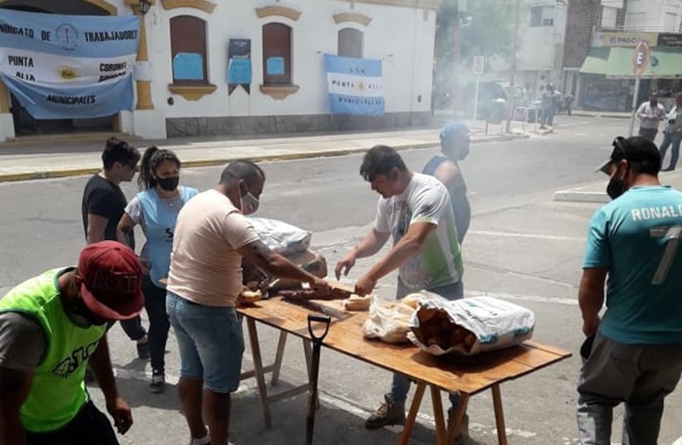 Continúa el paro de trabajadores municipales