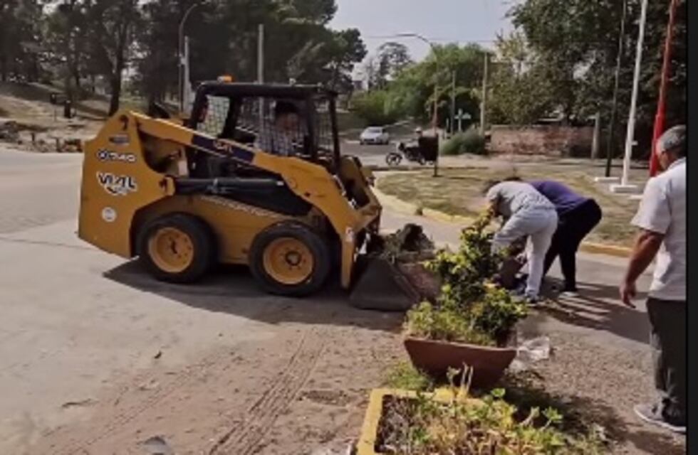 Retiraron las macetas del bulevar de calle Avellaneda