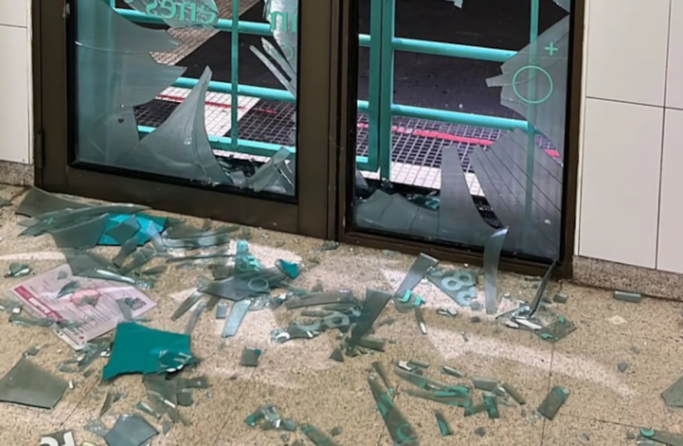 No atendían a su perro enfermo, enfureció y destrozó a golpes la veterinaria