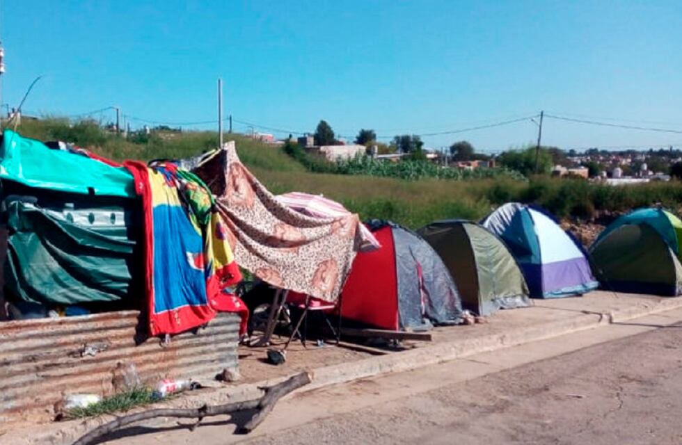 Córdoba: acampan pidiendo viviendas, en Villa Urquiza