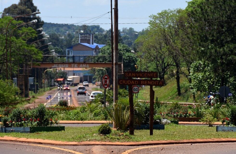 A punta de pistola entraron a robar a un local en San Vicente