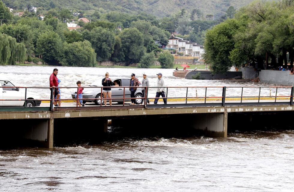 Se esperan crecidas en el Río San Antonio y hay expectivas por el nivel del lago San Roque