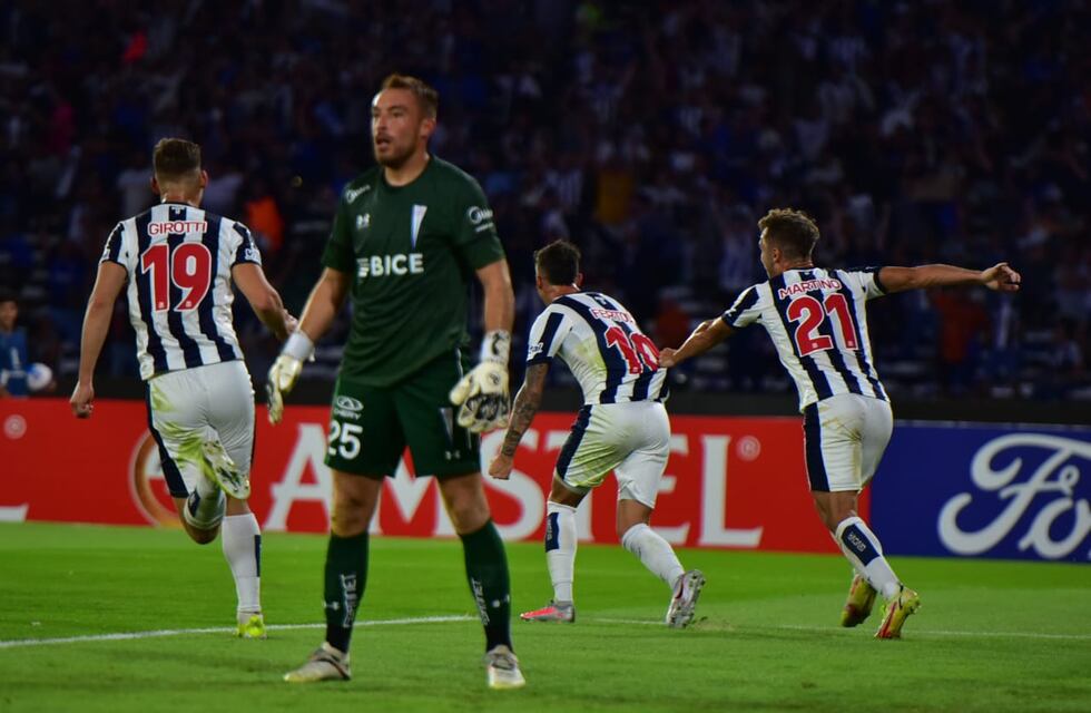Video: El gol de Fértoli que abrió el marcador para Talleres contra la Católica de Chile
