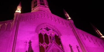 En las escalinatas de la histórica iglesia de San Vicente Ferrer de Godoy Cruz interpretarán obras alusivas a la celebración navideña.