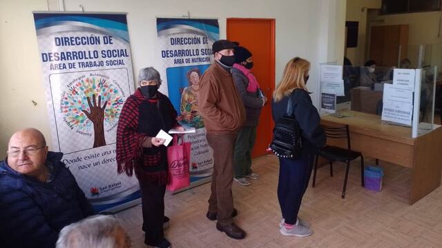 Continúa el operativo especial de la Municipalidad para ayudar a los vecinos a inscribirse y no perder los subsidios a la luz y el gas.