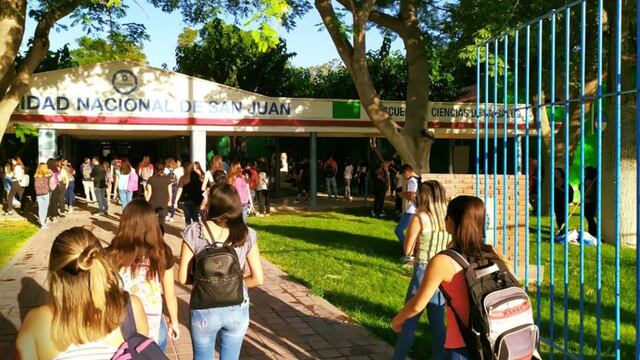 Un estudiante de la Universidad de San Juan tiene un lindo gesto con sus compañeros y se viralizó en Tiktok