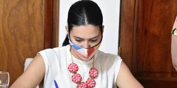 La intendenta de Santa Rosa, Flor Destéfanis, confirmó el pago de $2.500.000 por una deuda que tiene con el Arzobispado de Mendoza.