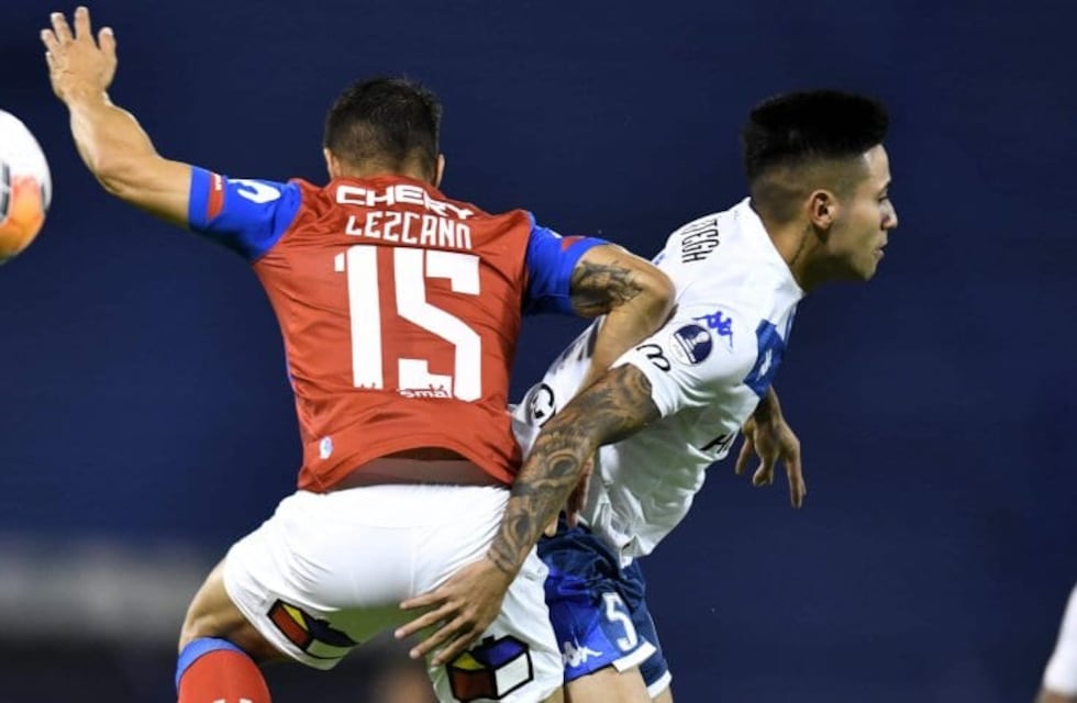 Vélez no pudo y cayó 2-1 ante Universidad Católica de Chile por los cuartos de final de la Sudamericana