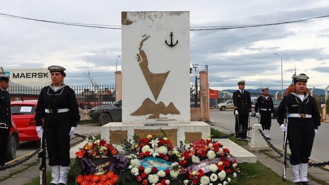 Acto conmemorativo por el 64° Aniversario del Hundimiento del A.R.A Guaraní