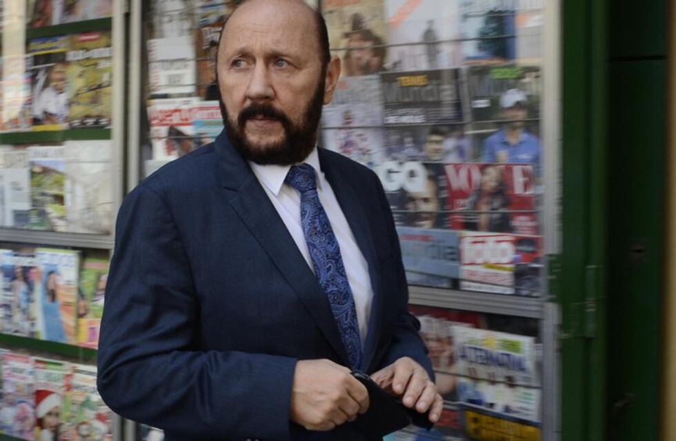 Denuncian a Gildo Insfrán por el uso de fondos públicos para viajar en jet privado en sus vacaciones