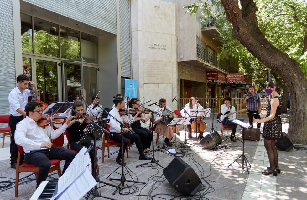 En el Día del Tango las orquestas municipales de Las Heras se fusionaron para un concierto