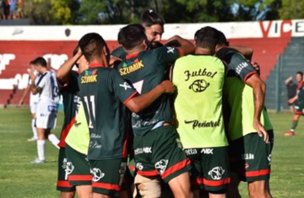 Peñarol se trae un triunfazo de Oncativo, por el Regional Amateur