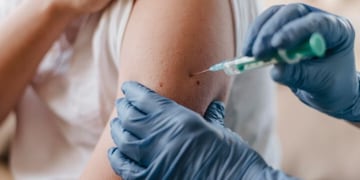 Vacunación contra el dengue