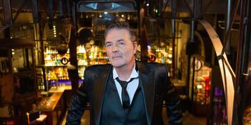 De gala. Miguel Mateos trajo a Córdoba su espectáculo sinfónico. (Prensa Miguel Mateos/Alejandro Palacios).