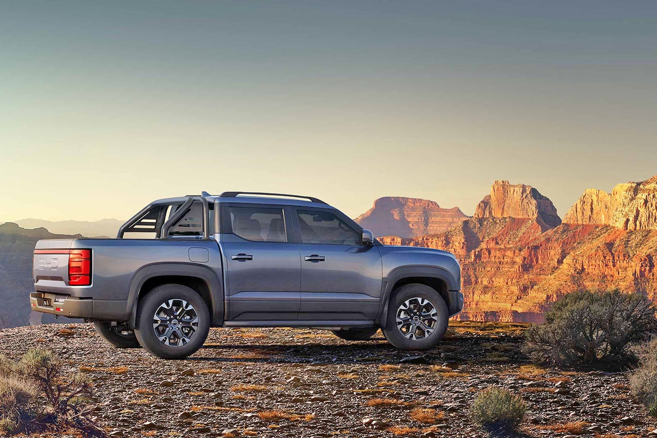 BYD asegura que la autonomía total (con electricidad y nafta) alcanza los 840 kilómetros, con un consumo urbano de sólo 2.08 l/100km.