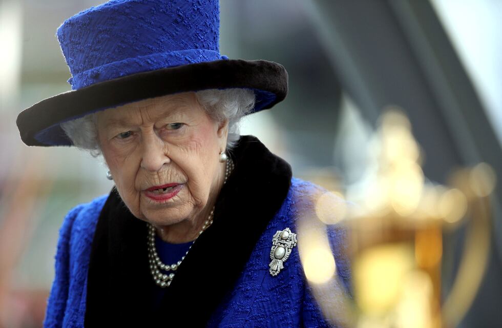 Inglaterra: la reina Isabel II pasó la noche del miércoles en el hospital