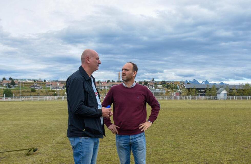 Se realizaron trabajos de mantenimiento en la cancha “Agustín Pichot”