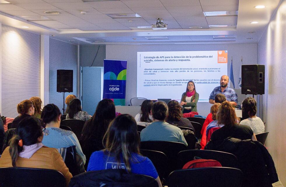 Tierra del Fuego: enfermeros recibieron capacitación en prevención del suicidio