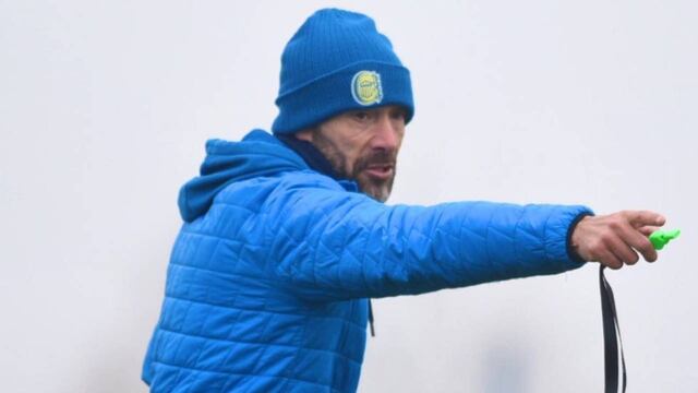 El entrenador Cristian González deberá suplir tres bajas importantes en el equipo, en vistas al enfrentamiento con Talleres el próximo sábado.