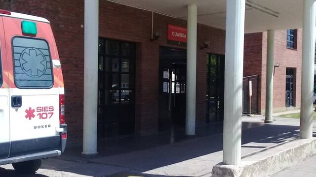 La víctima tenía 20 años y falleció tras ser atendido en el principal centro de salud de la ciudad.